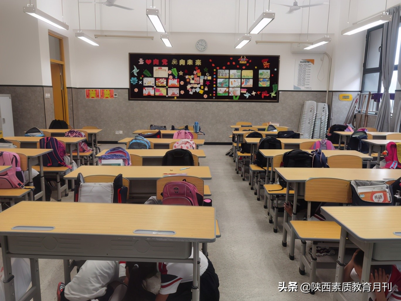 西安高新区第十二小学举行防震演练活动(图6)