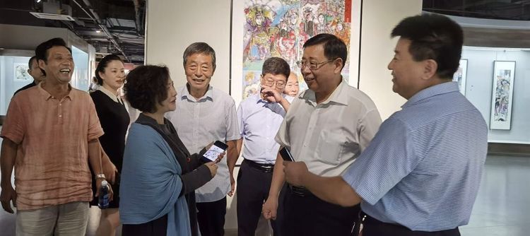 庆祝建国71周年王若林中国画人物展在威海开幕