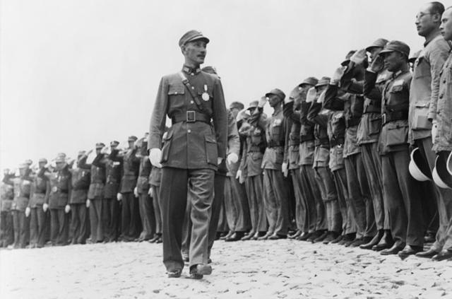 1934年，一乞丐堅持見周恩來，說有絕密情報，數天後紅軍長征
