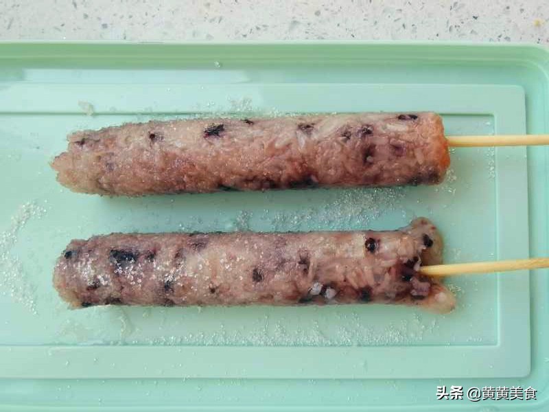 Making street snacks, bamboo dumplings, is super easy, and kids can make them themselves