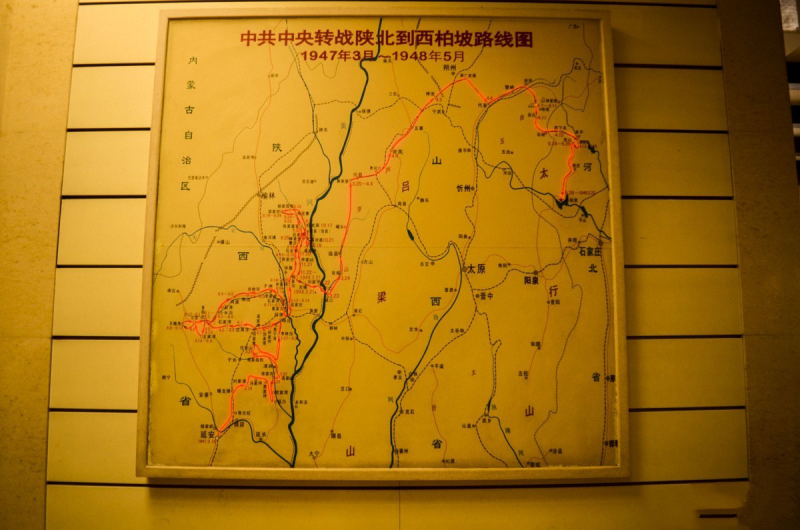 傅作义要活捉毛泽东，主席唱“空城计”，用千