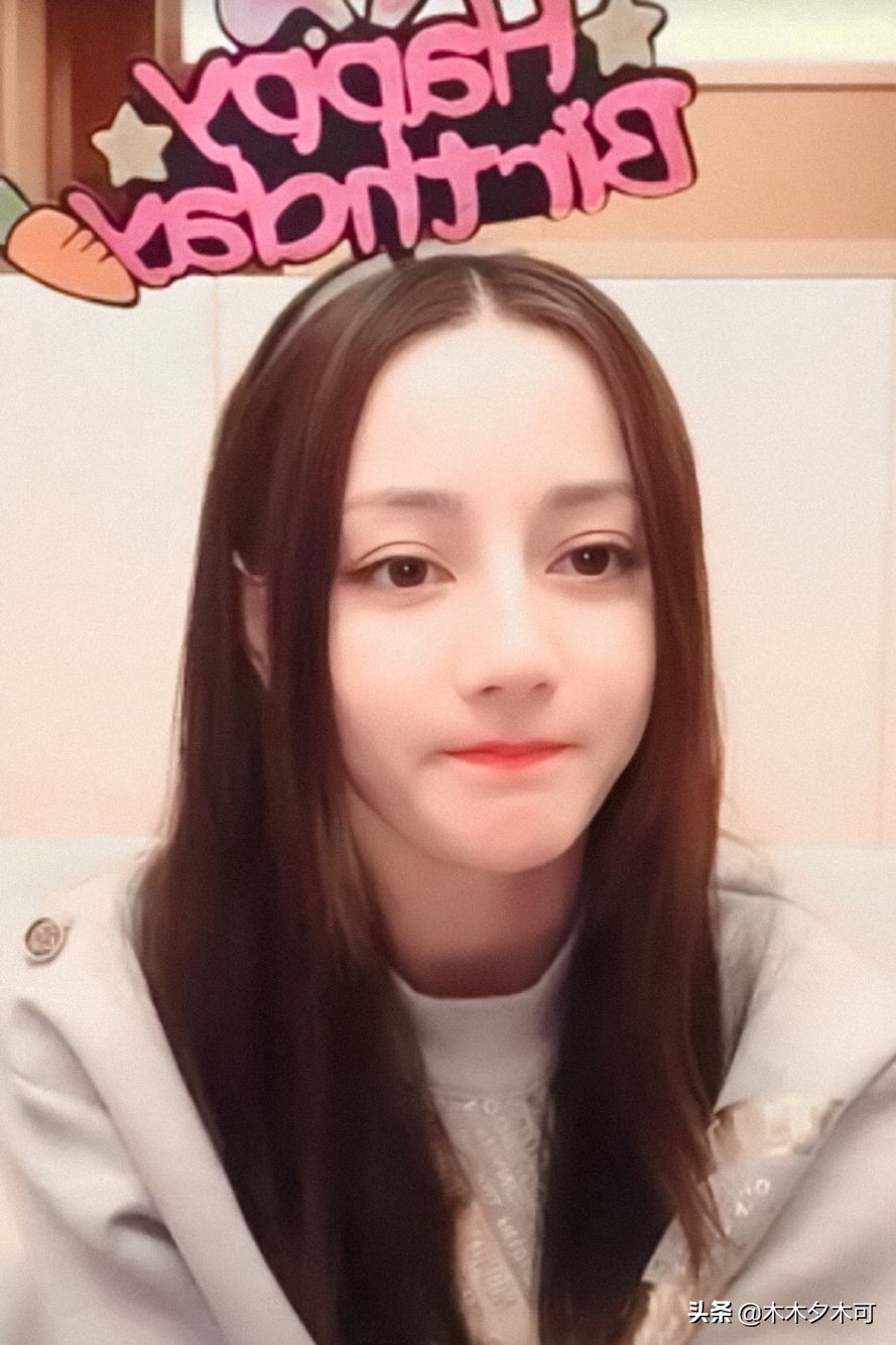 戏内亲密无间，戏外犹如陌生人，还以为迪丽热