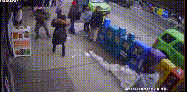 在美华人每晚遭攻击，被骂“滚回中国”，报警