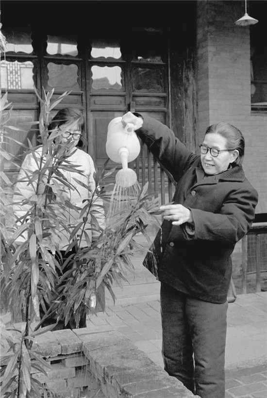 红色理财专家36岁牺牲，妻子俘虏营生孩子，居深