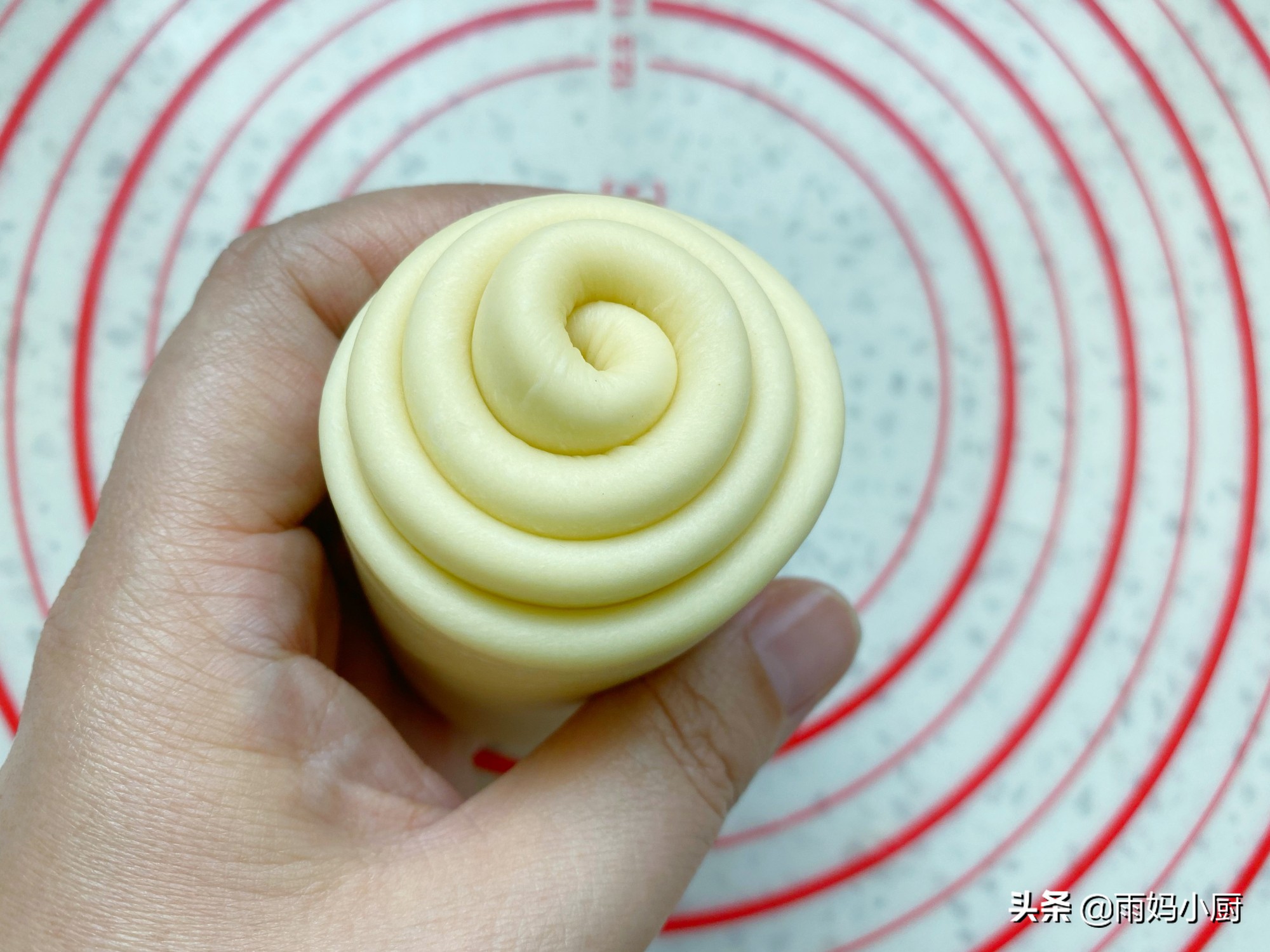 手残党也可以1次成功的手撕吐司，奶香浓郁又拉丝，手撕吃真香