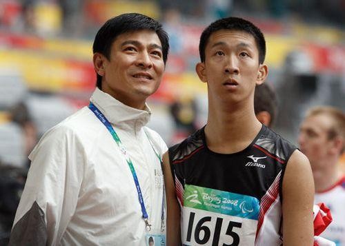 残奥奖牌榜中国排第一！高燃瞬间惹泪目，刘德华被赞上热搜不意外