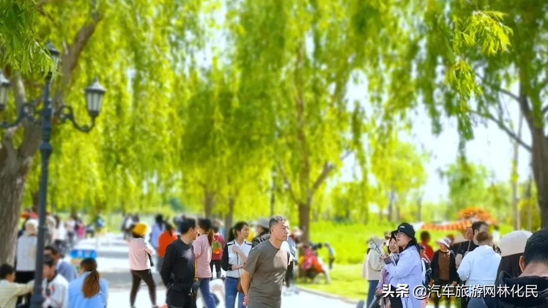 “五一”乐翻天，龙园景区游人如织，秩序井然