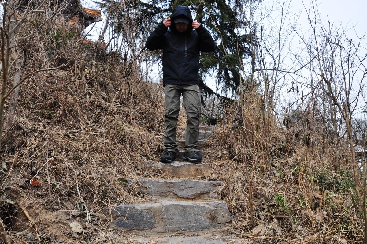 有效应对户外多种天气，SENSELEAD三合一冲锋衣