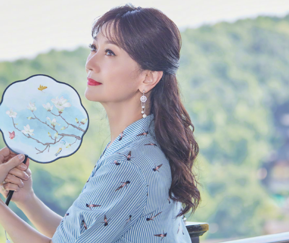 赵雅芝重游雷峰塔，“白娘子”这个角色跟了一辈子