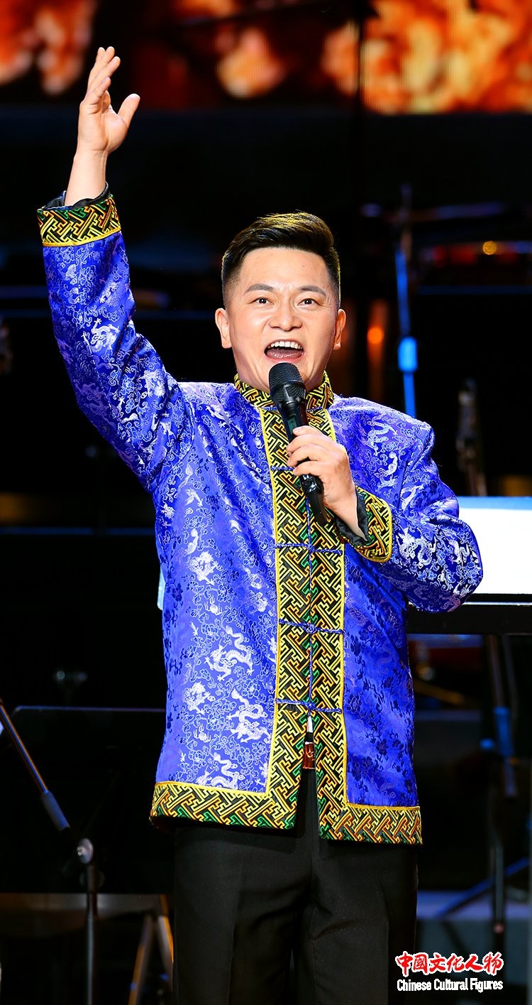 郁钧剑从艺五十<font color=red>周年</font>回乡演唱会70位歌唱家倾情演绎民族经典