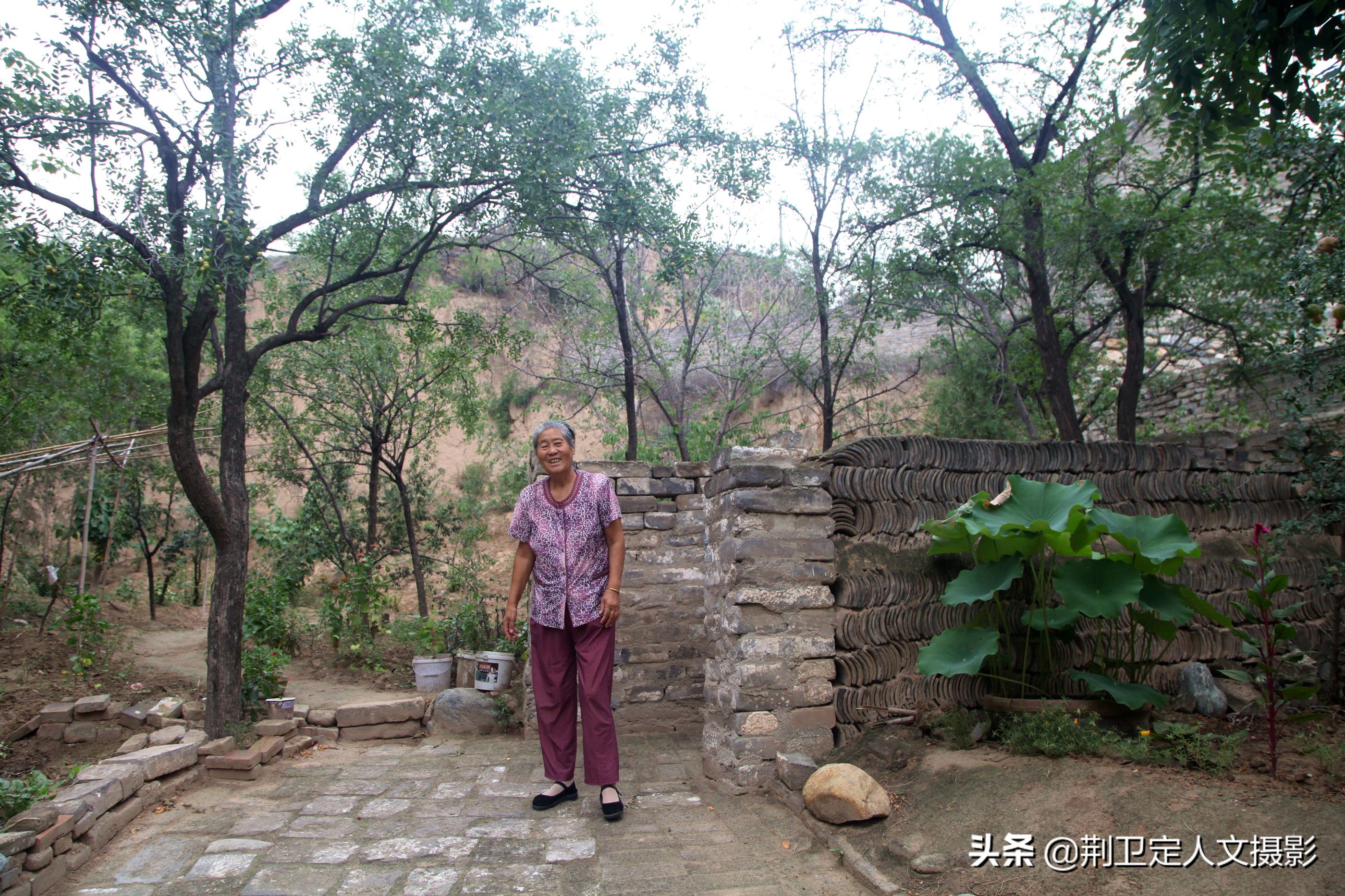 陕西农村200年老宅“秦东最美小院”，院美人更美，6旬大妈有故事