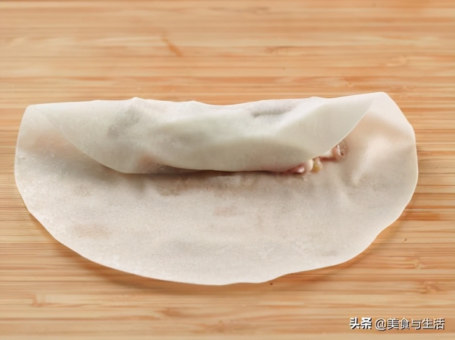 教你在家做春捲，從攤餅皮到成品，步驟簡單詳細，宴客上桌真不錯