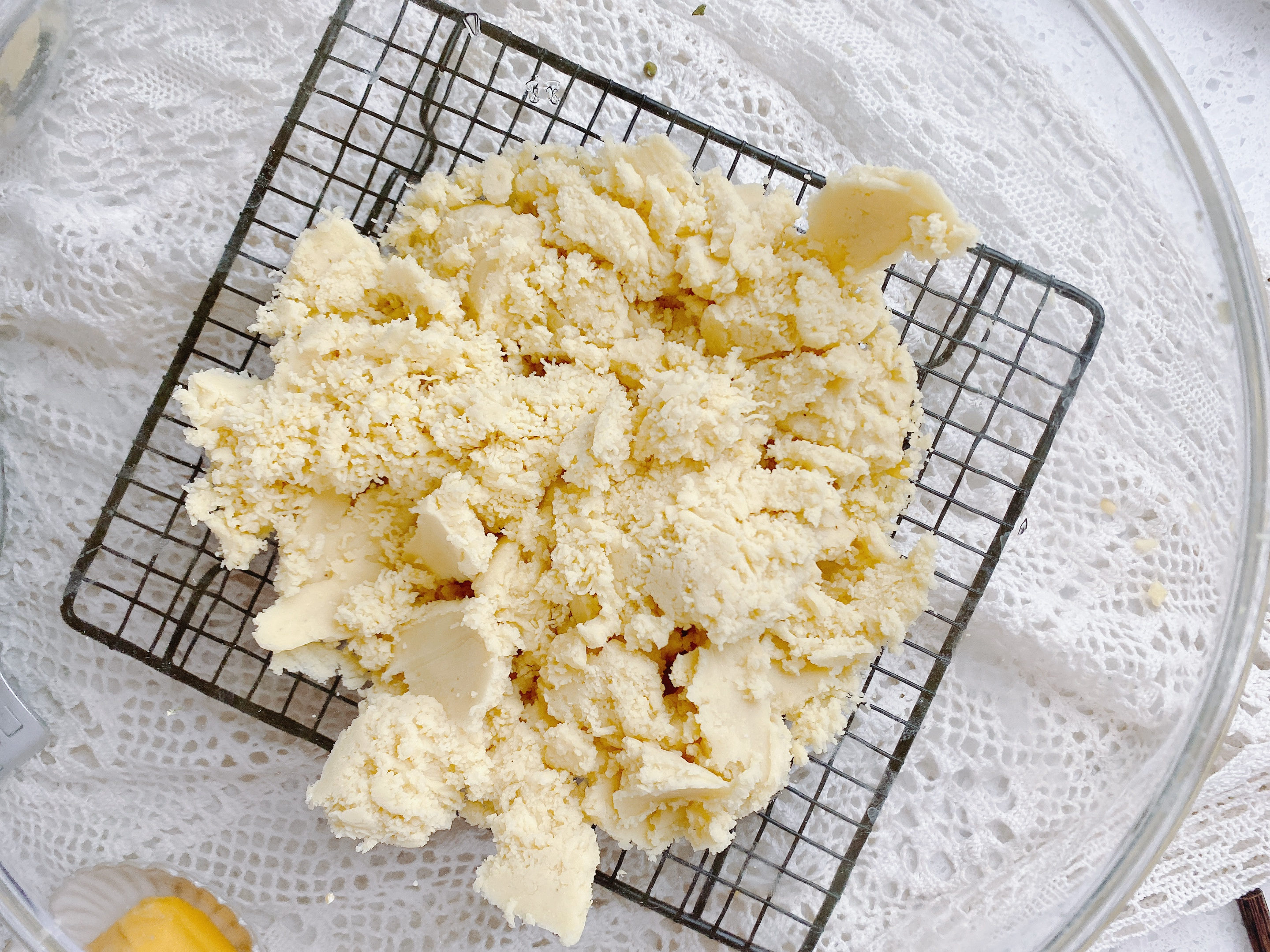 天熱了試試做綠豆糕，具體比例和方法在這裡，清熱解暑，入口即化