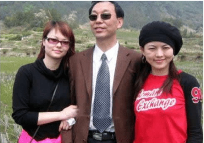 45岁的李湘，走到今天这一步，午夜梦回时她是否后悔过？