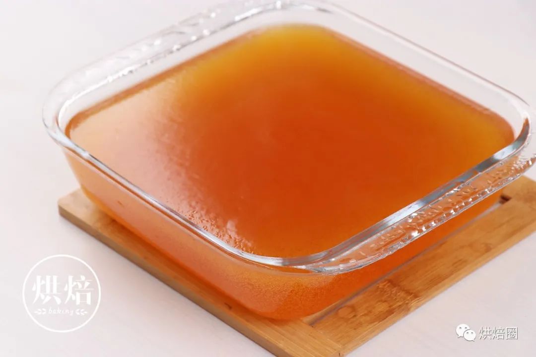 看起来一个能卖一百的水晶粽 实际上是做月饼剩下的糖浆做的