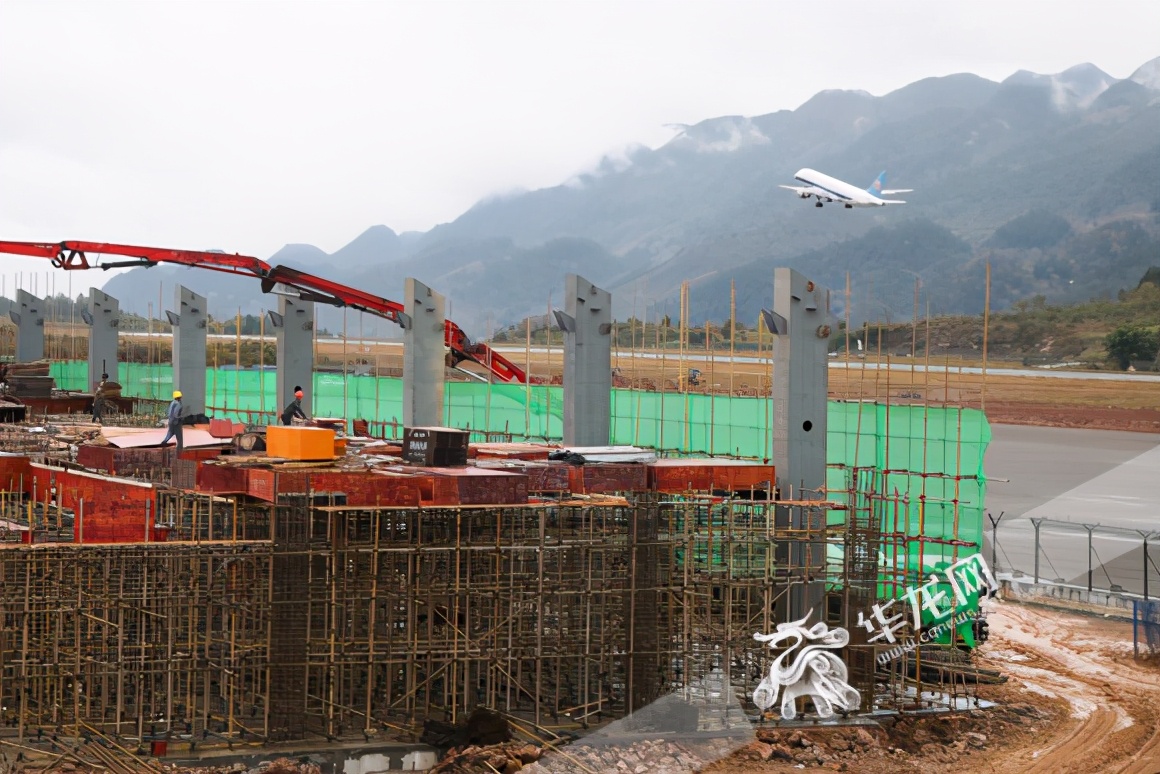“空中金桥”通达四方 重庆黔江机场通航10周年