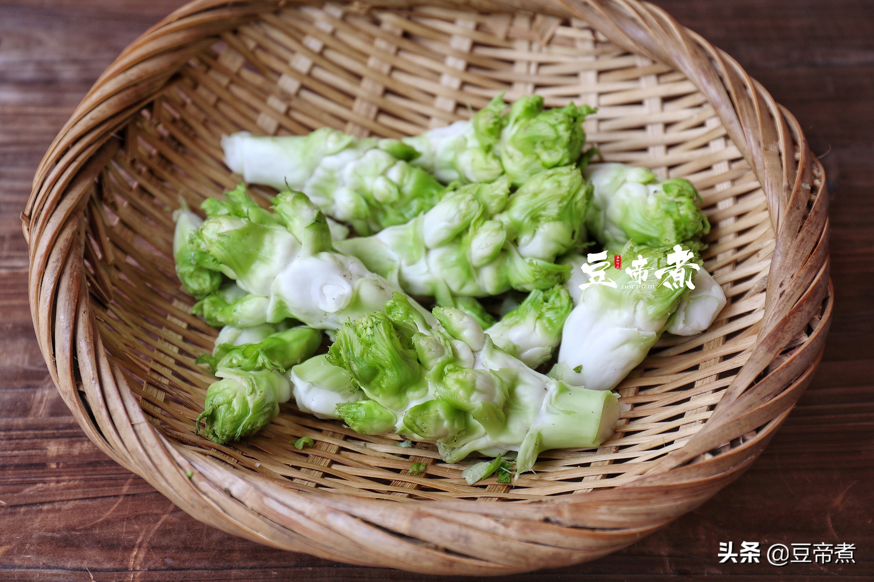 燒兒菜要想不發黑，一定要加這一步，照我這麼做比飯店的都好吃