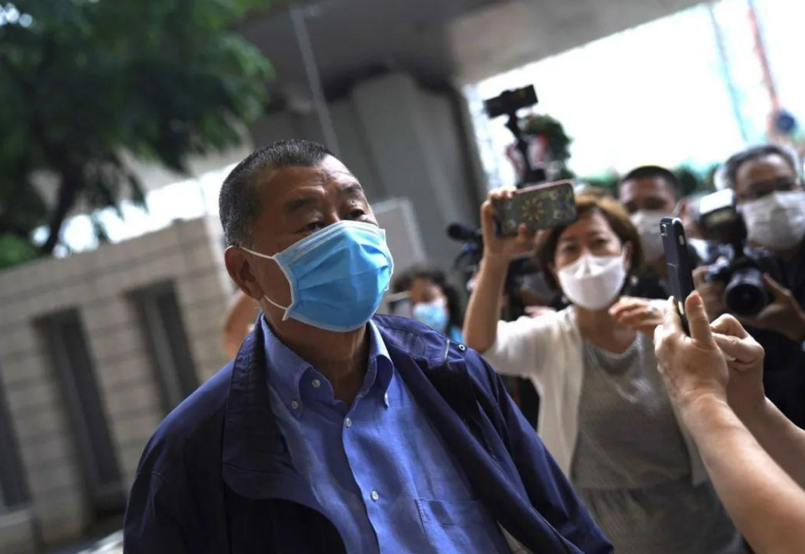 蔡英文�精神分裂�？ 自己一團糟，還力挺香港民主