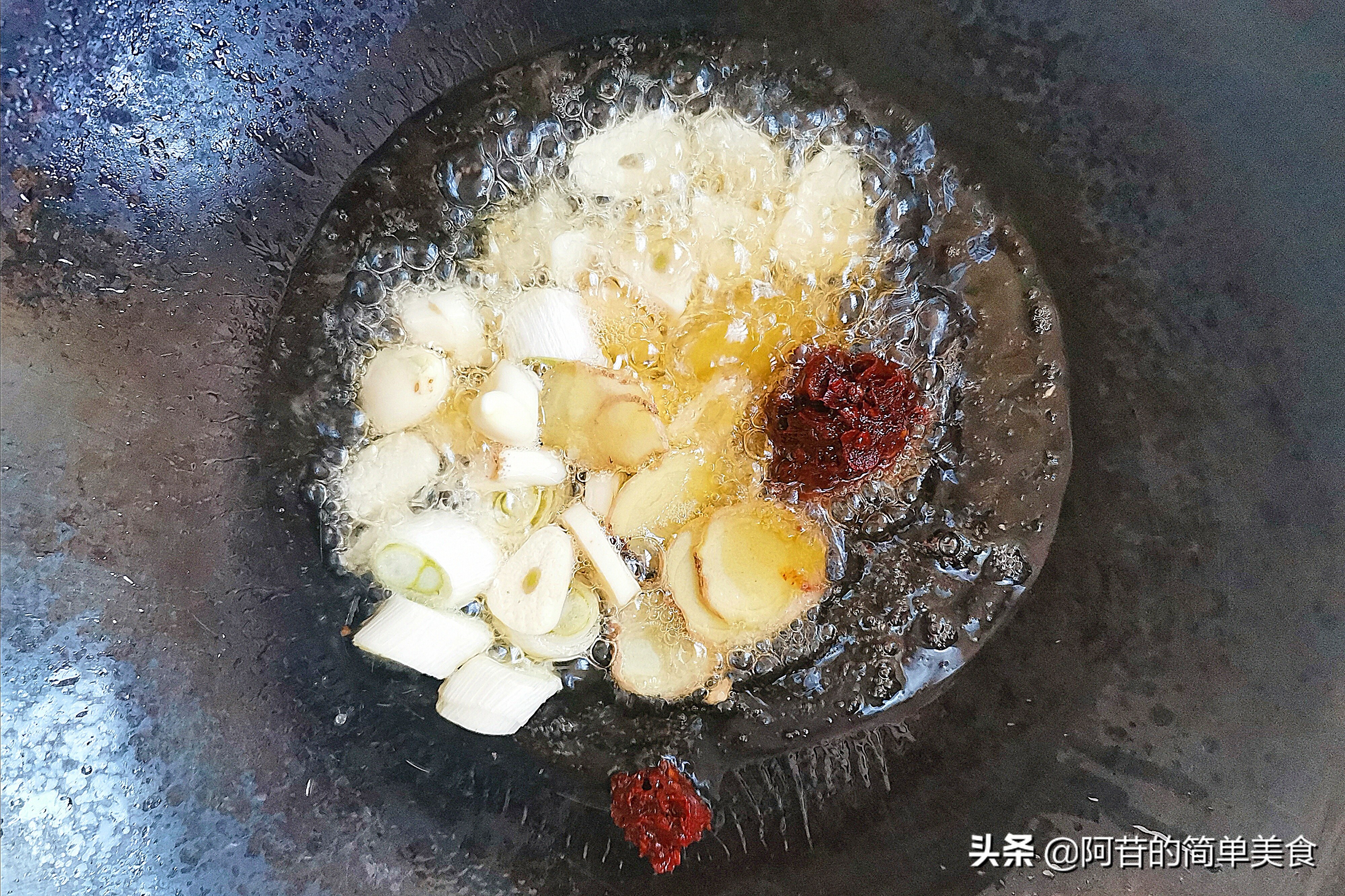 Today’s holiday, make a bowl of children’s favorite Ding Ding noodles, delicious and full, really fragrant
