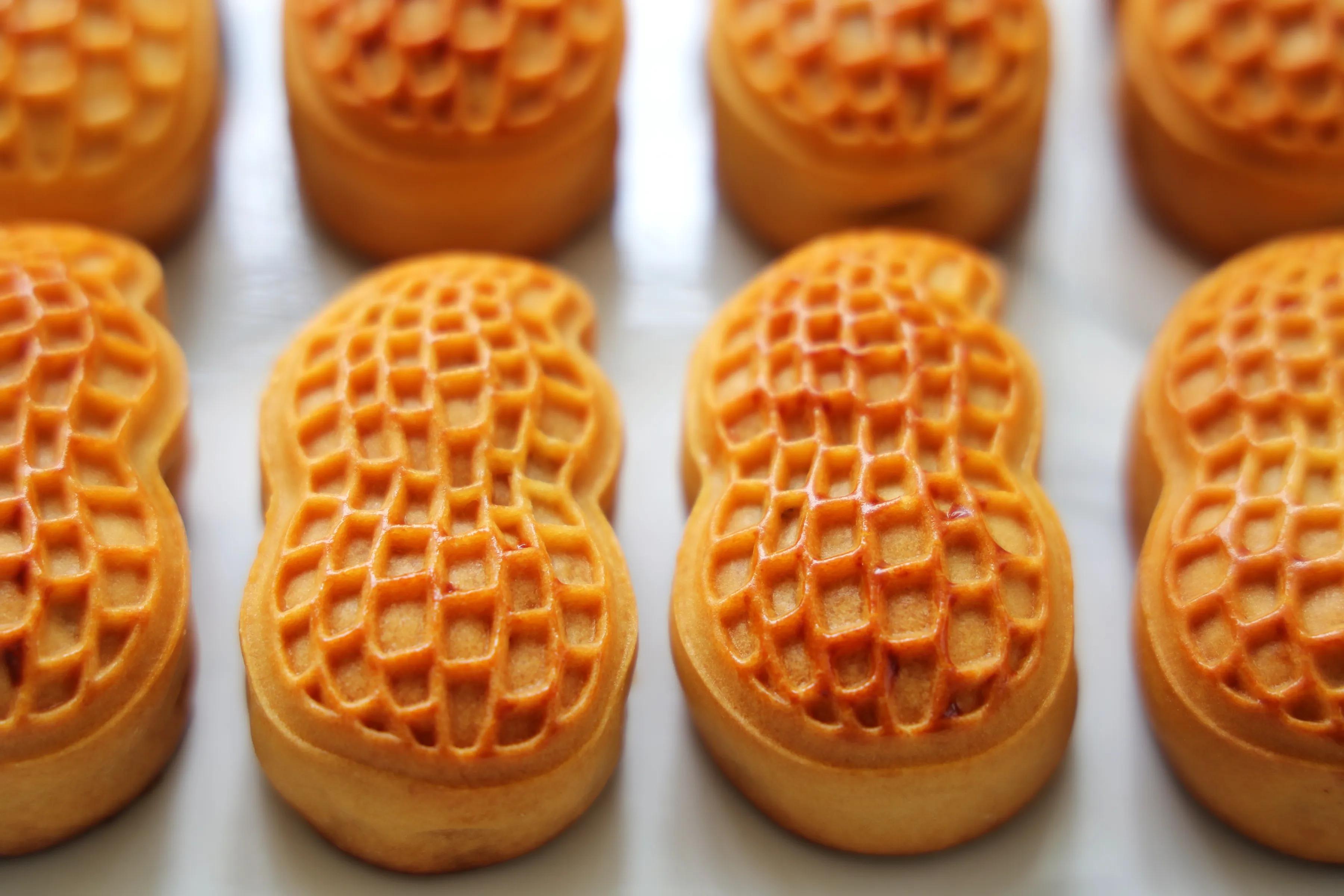 火爆全网的花生月饼，搭配豪华的五仁馅料，吃一口就停不下来