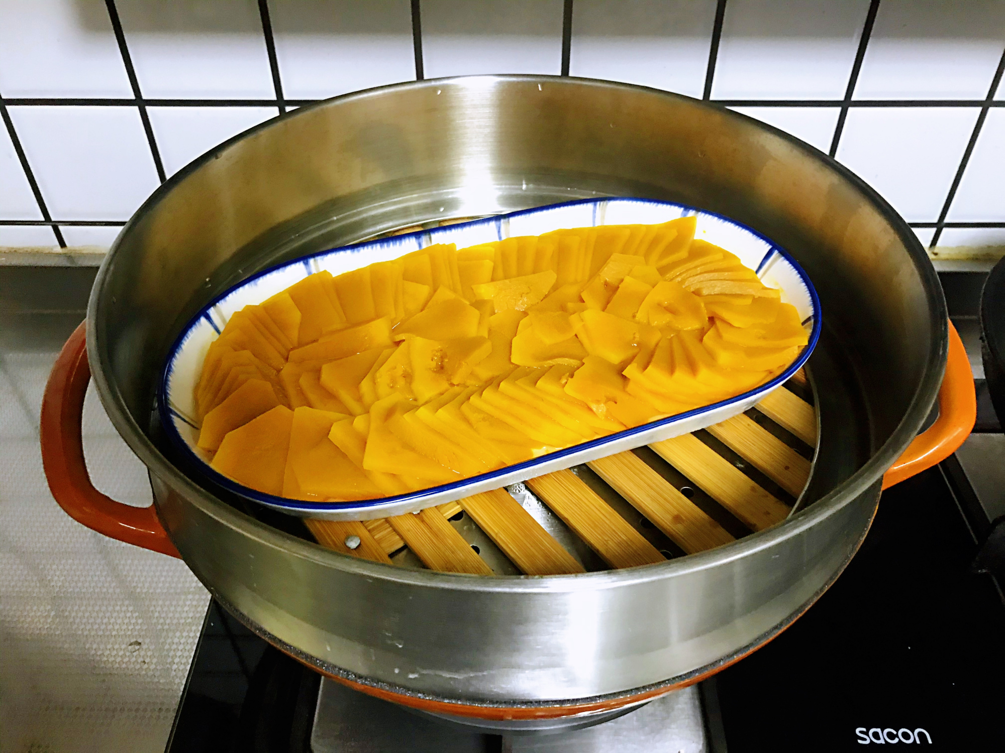 女人要多吃它，鬆軟香甜又養顏，不用揉麵，個個開花，比蛋糕好吃