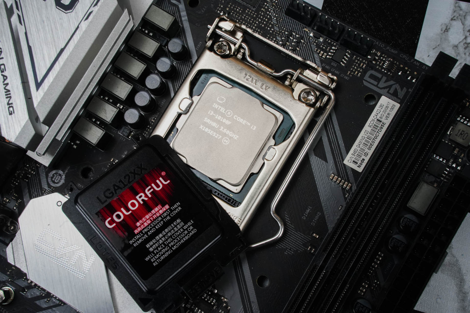 办公电脑也要高颜值，帮闺蜜组装电脑，我自己却爱了