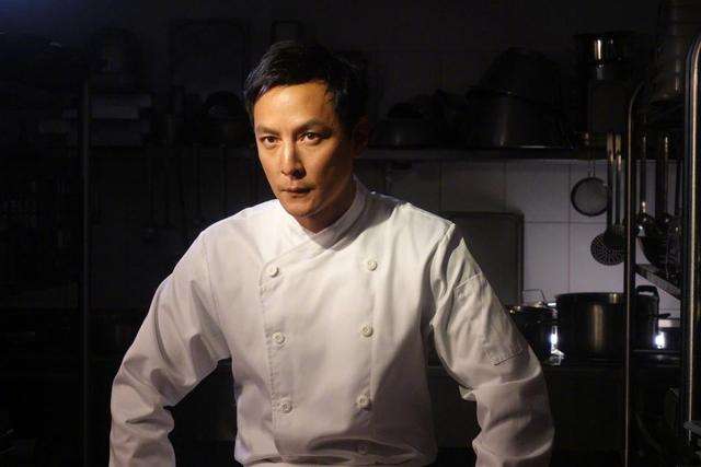 吳彥祖曬與證書同框，自稱一個月考出3張證，成新晉娛樂圈賽車手