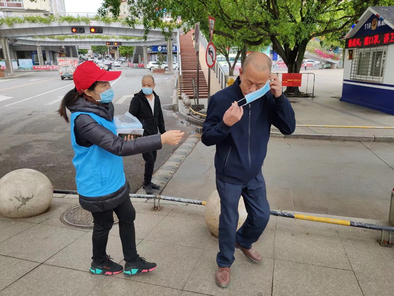 弘扬雷锋精神 照亮志愿之路 记福建省泉州市德化县志愿者周碧春