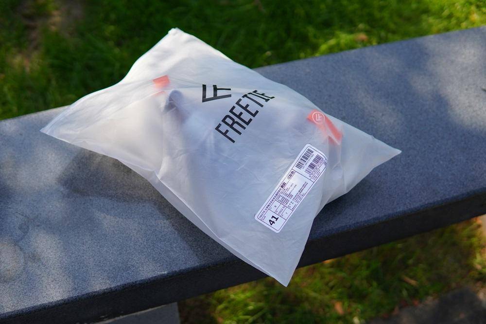 99买了双连鞋盒都没有的轻跑鞋，简单唠唠体验