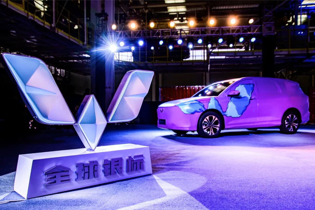 银标LOGO的“一小步”为何是神车五菱的“一大步