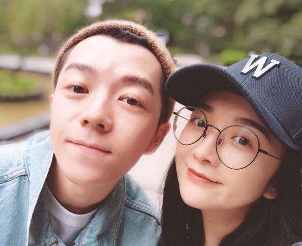 王栎鑫妻子回应未出轨，男方曾开玩笑称想离婚