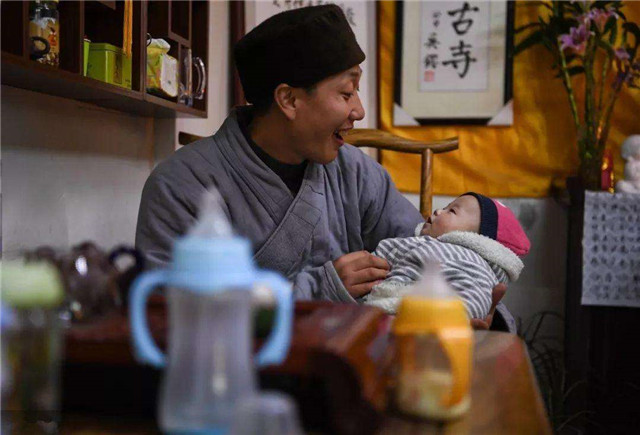 道禄和尚：出家8年，帮300个女人生下孩子，被赶
