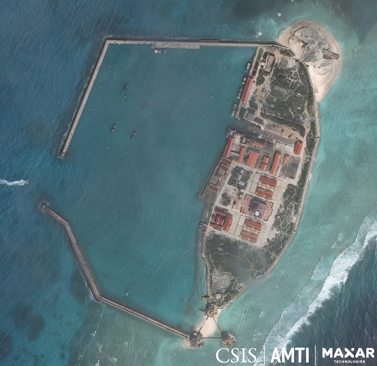 外媒：卫星图片显示，越南在侵占的南海岛礁上