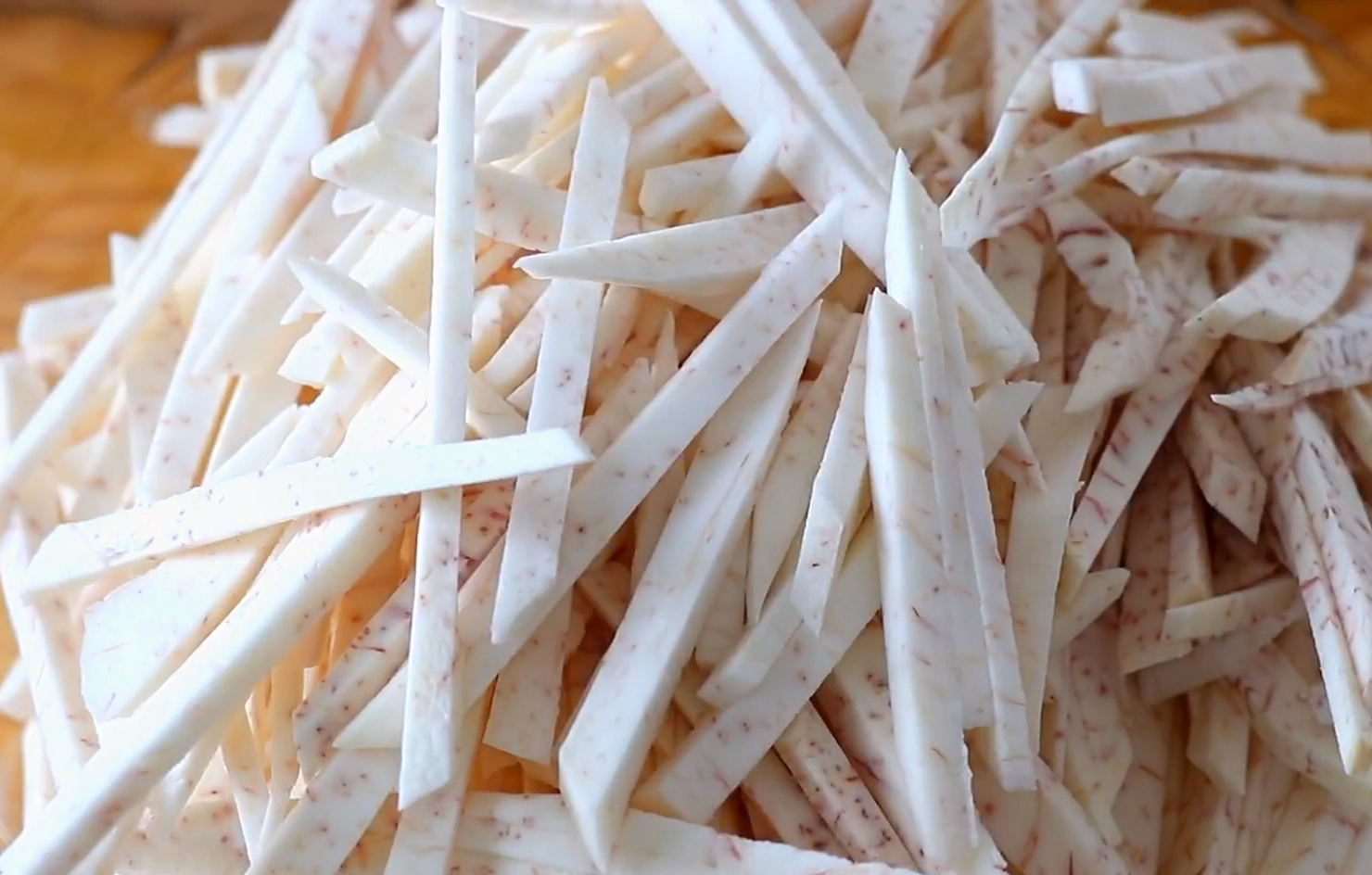 广式芋丝饼做法：家人最爱的早餐，香糯可口，比芋头糕简单还好吃