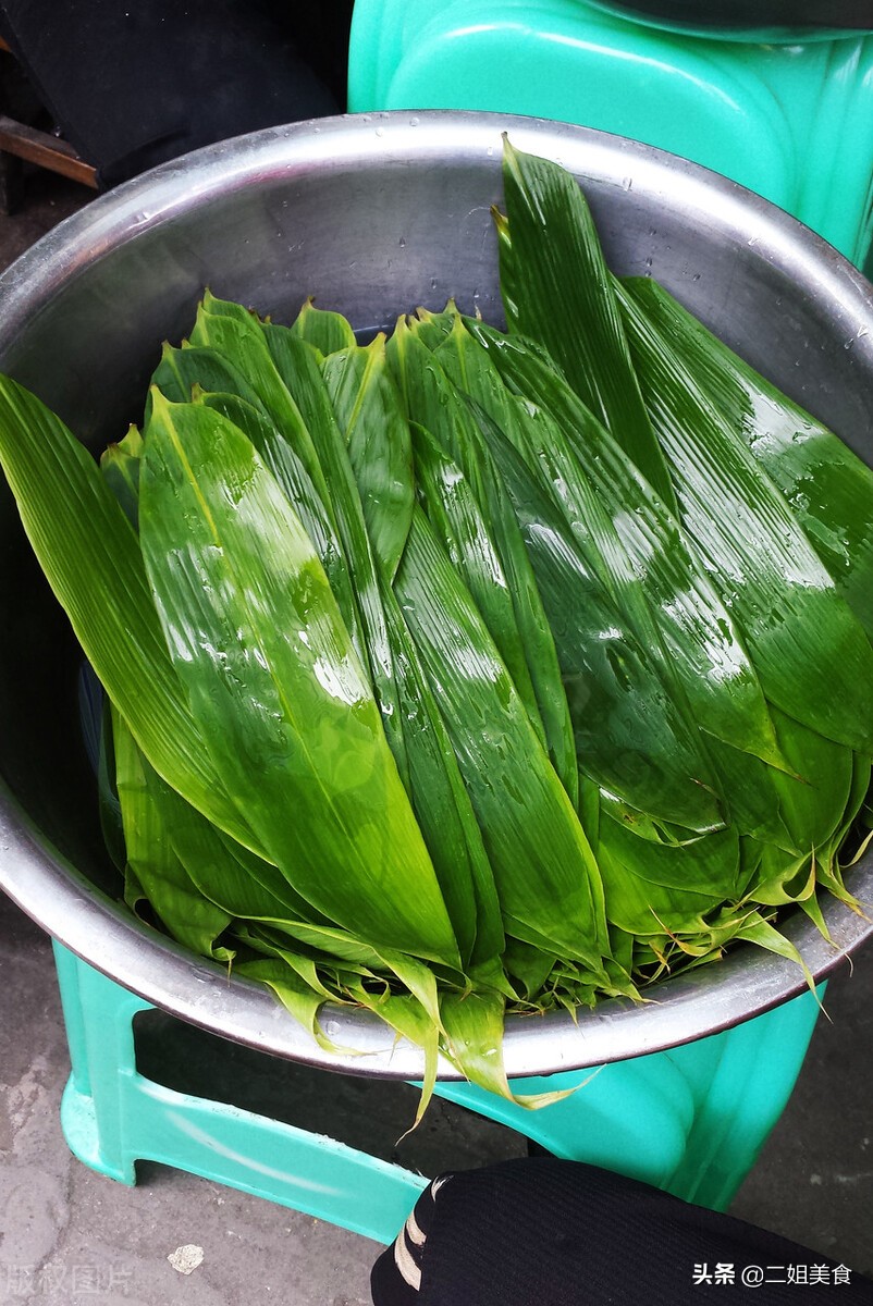 粽叶不要用水煮，教您正确的处理方法，包出来的粽子清香又好吃