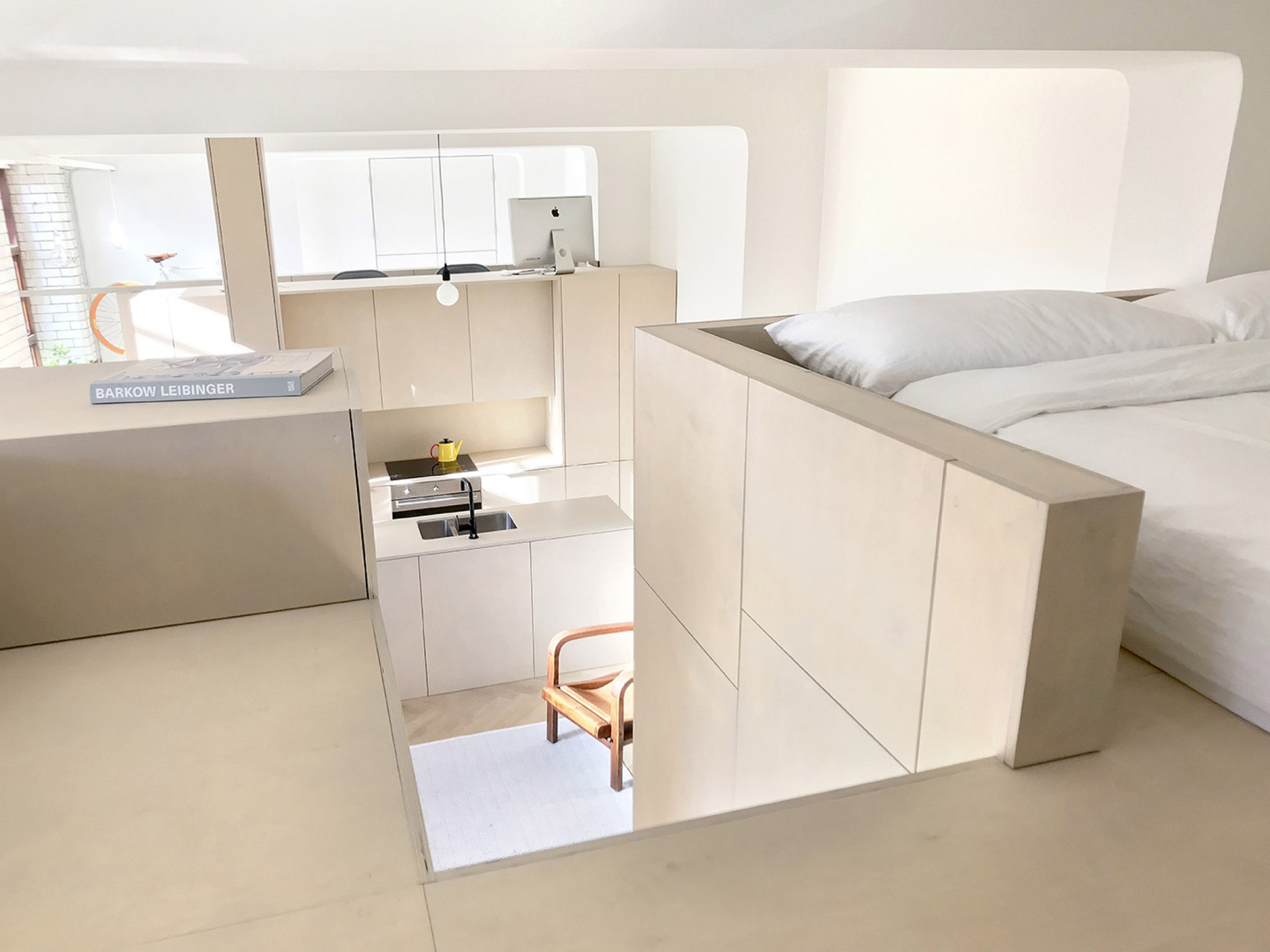 3.5米高LOFT公寓，巧妙利用厨房和卧室上方空间加出一个小书房