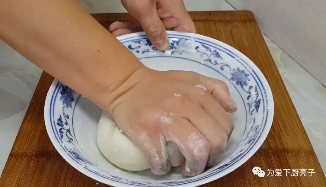 油條這樣做太好吃了，筷子夾一下，鬆軟又香甜，比吃麵包還舒服