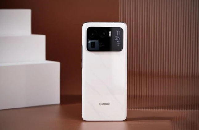 小米12Ultra已曝光，骁龙898+6000mAh+2亿像素，旗舰手机天花板