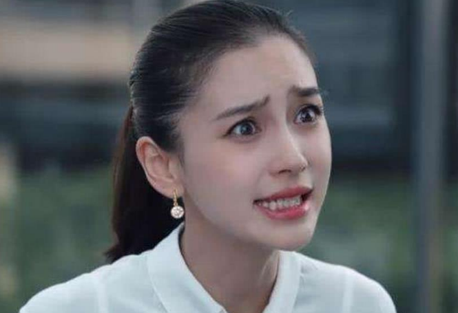 网友剧组偶遇baby，直呼本人瘦到青筋凸起，大家却建议去录综艺