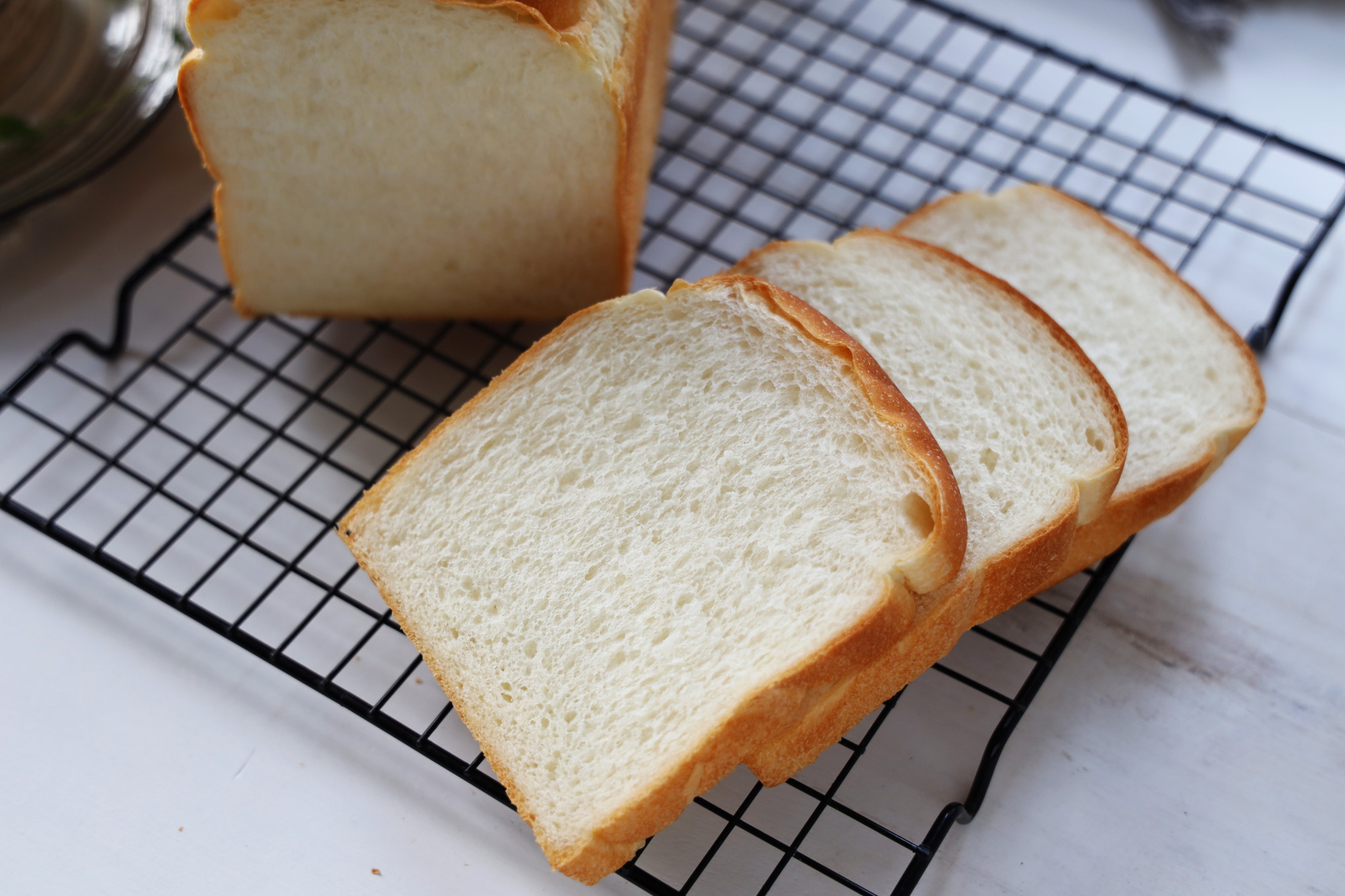 外面一个几十块的吐司别再买了，在家做又香又软，好吃无添加