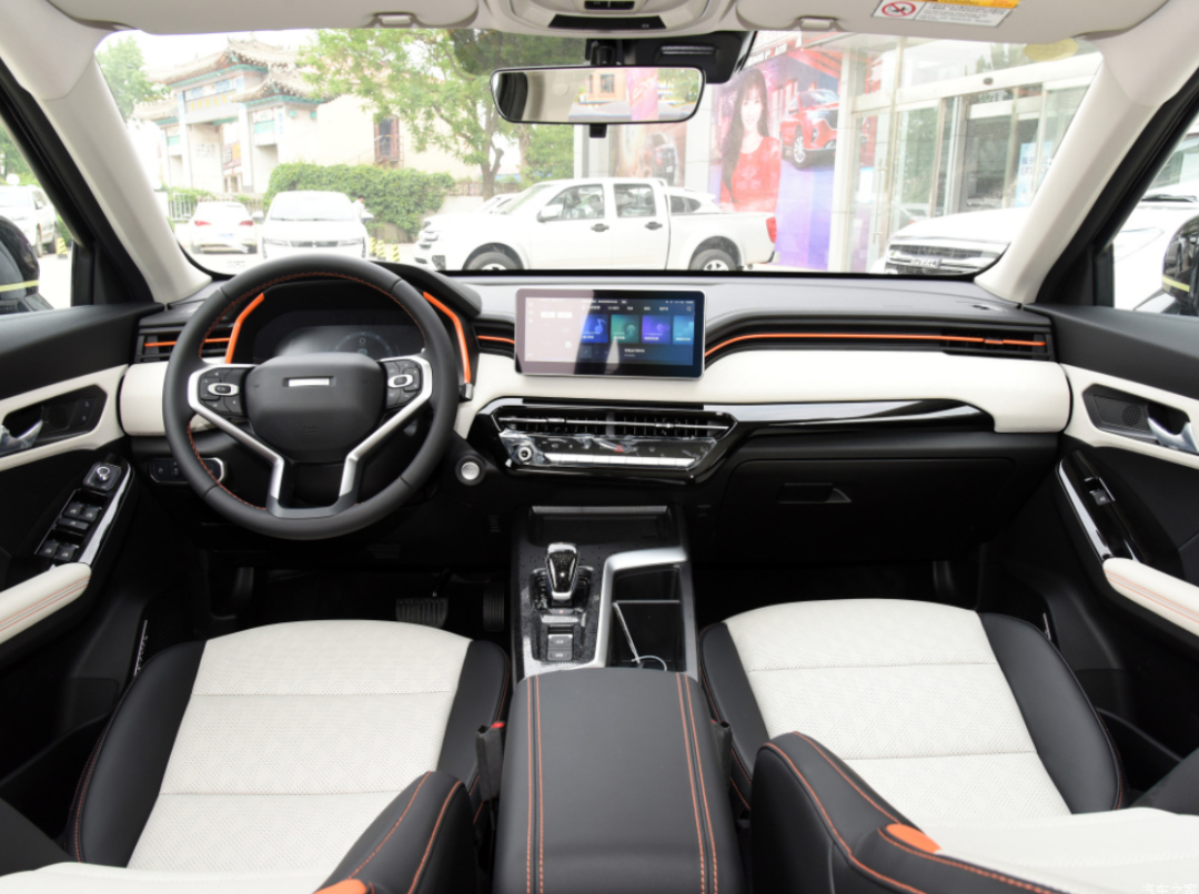 10万级居家运动紧凑SUV推荐!选吉利帝豪S还是哈弗赤兔？