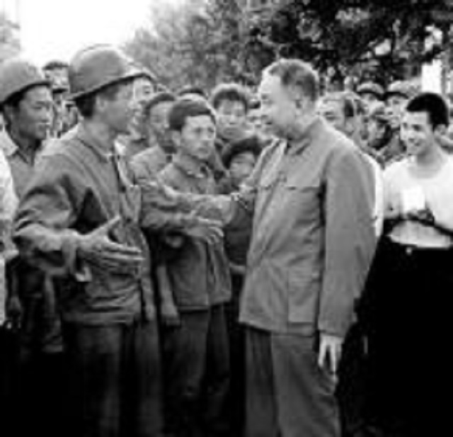 新中国第二代领导人华国锋，为何没能葬在八宝山？原因令人动容