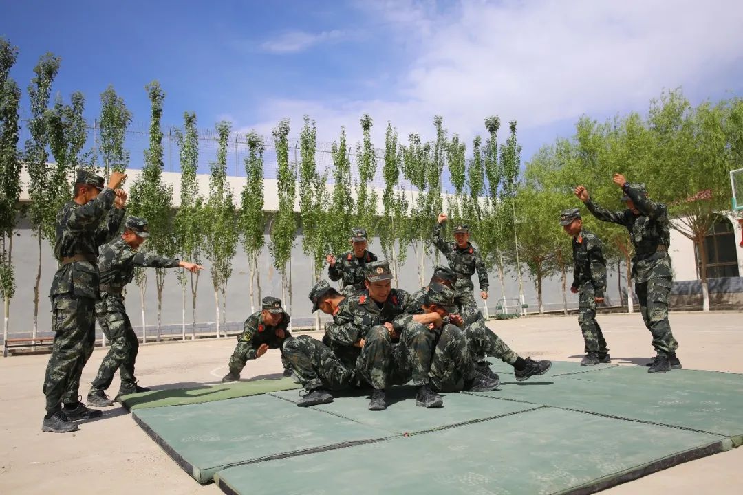 �侯<a href=http://www.cngansu.cn/news/ target=_blank class=infotextkey>����</a>�ܶӾ�Ȫ֧�ӣ��������� ������·