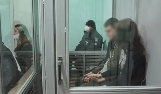 68岁老汉与16岁少女恋爱，遭其联合新男友杀害，