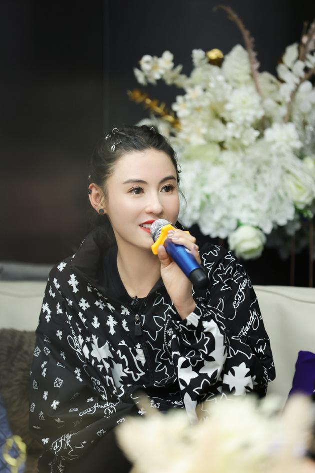 张柏芝自侃择偶要求高，称当年未得到祝福，将不再公开恋情