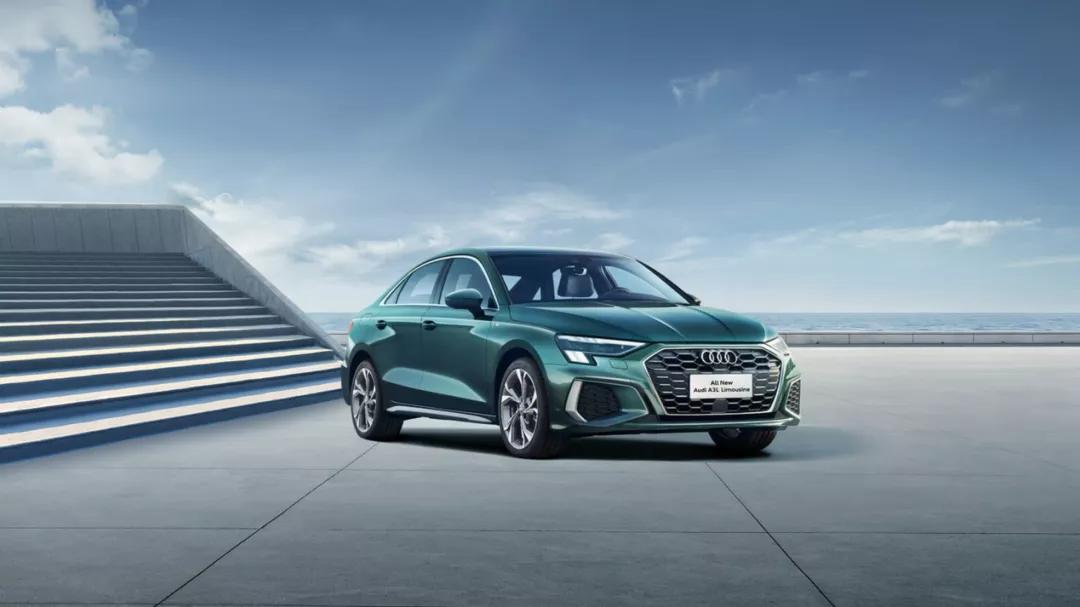 豪华紧凑型轿车的加长对决，奥迪A3L与奔驰A级谁更值得买？