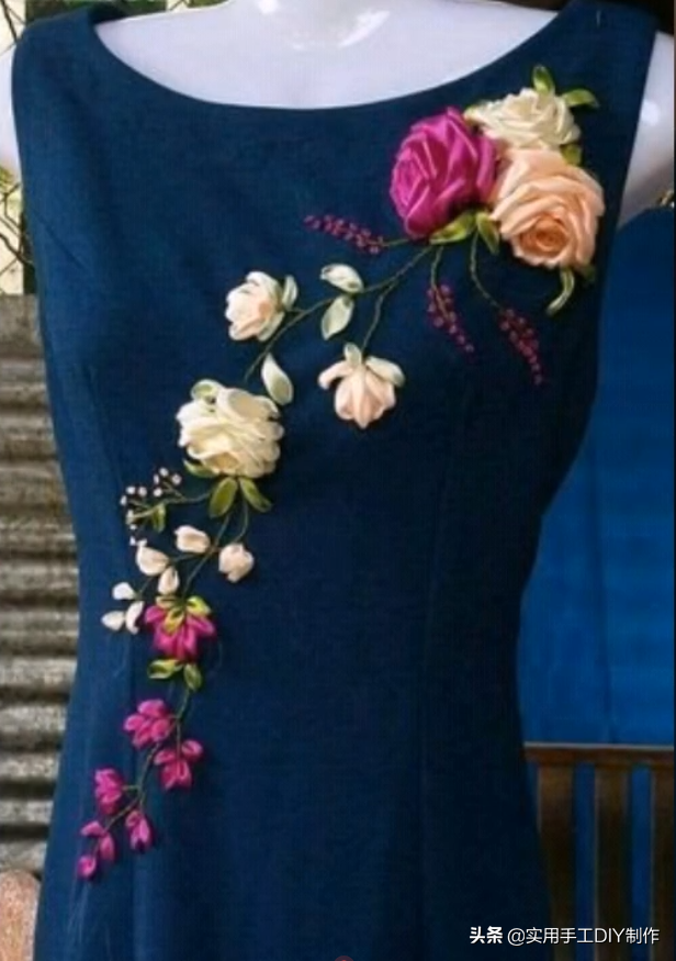 「刺绣作品」35款美丽的花朵刺绣连衣裙，美女衣橱里必备的单品