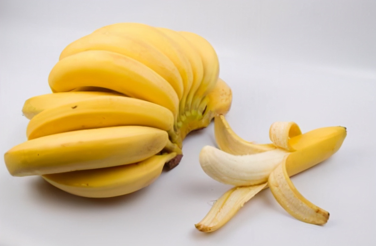 怎麼辨別出“打了激素”的香蕉？ 水果店老闆：學會一招，輕鬆避開