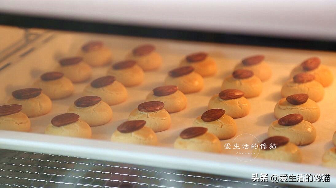 治愈系下午茶：杏仁奶酥，一口一个，香酥掉渣，吃了还想吃