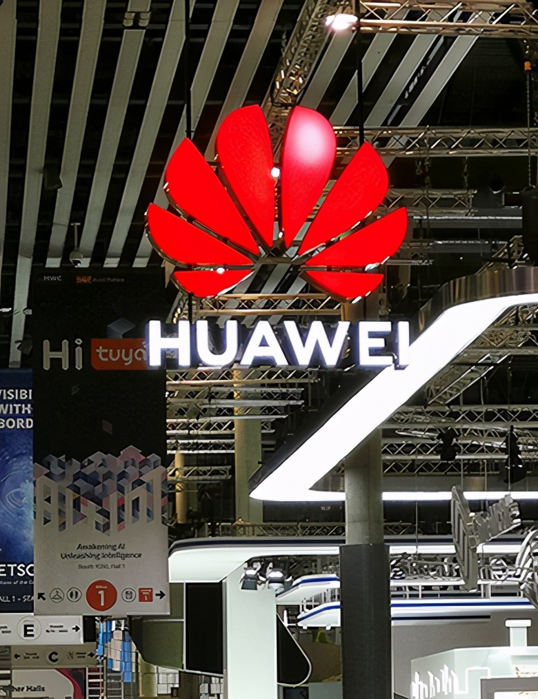 余承东被免去华为云 CEO 职位，又要变成工具东了
